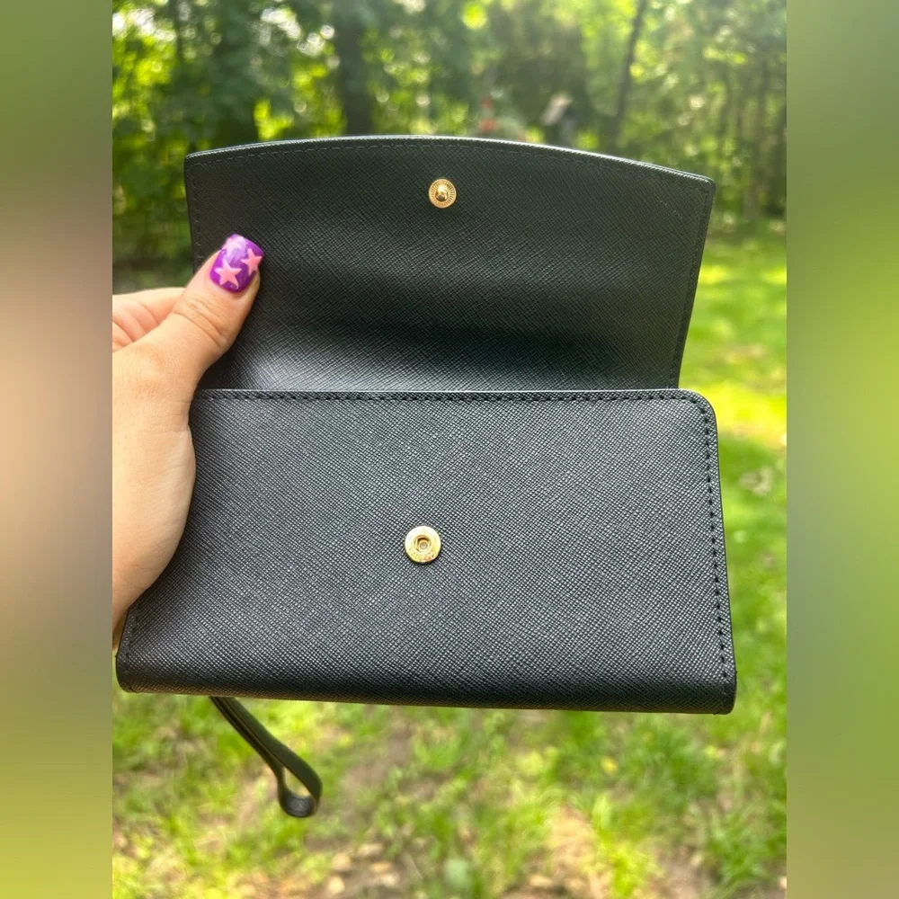 Kate Spade Laurel Way Saffiano Leather iPhone Wristlet in Black